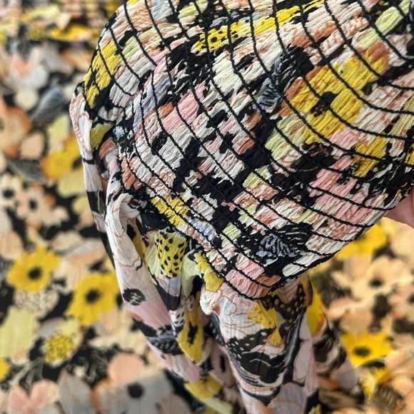 Fate Floral Blouse - Yellow and Black - Picture 5 of 10
